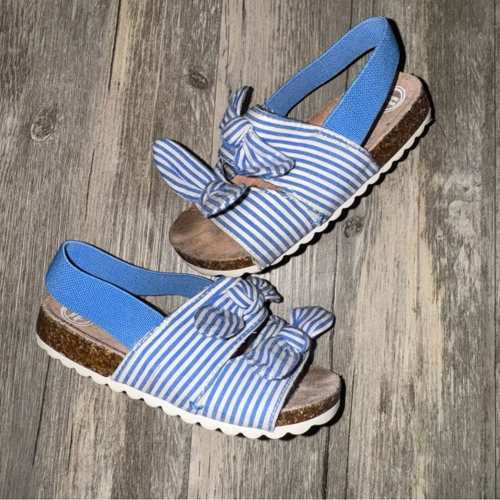☀️6/$20☀️ Wonder Nation Striped Kids Sandals